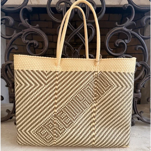 NWT Erewhon Market Shopping Basket Bag Excellent Condition - Picture 2 of 4